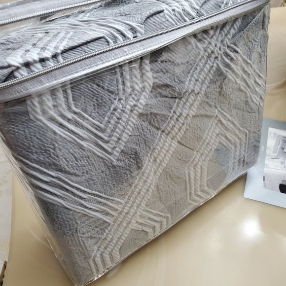 Nicole Miller Woven Jacquard Luxury 3 Piece Geometric King Duvet Cover Set - Picture 9 of 11